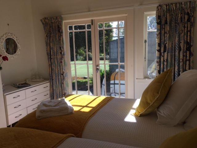 Irongate Retreat Bed & Breakfast เฮสติงส์ ภายนอก รูปภาพ