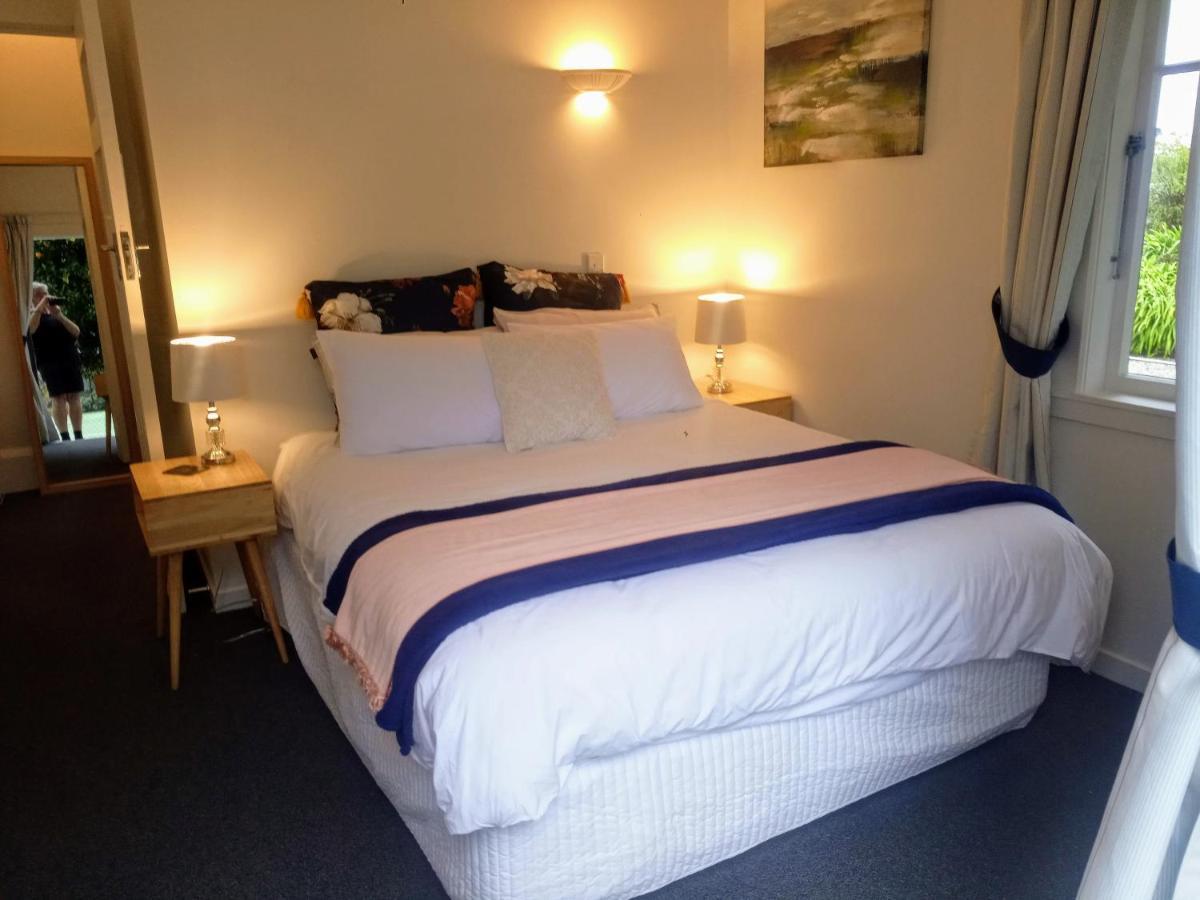 Irongate Retreat Bed & Breakfast เฮสติงส์ ภายนอก รูปภาพ